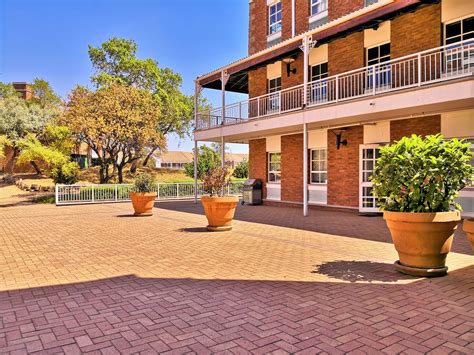 26 Commercial Properties To Let in Fourways, Fourways and .